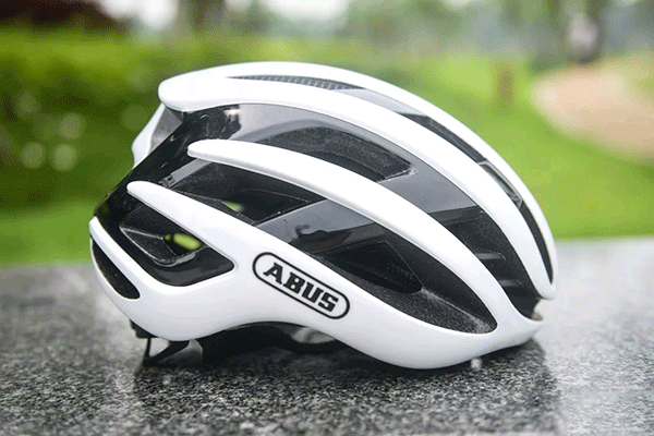 Riding Helmet Guide: What Kind of Helmet Is Good